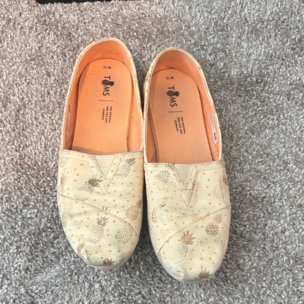 TOMS Women's Pineapple Print Flats
